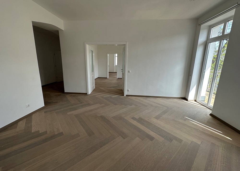 Ausstellungsstr Top 7