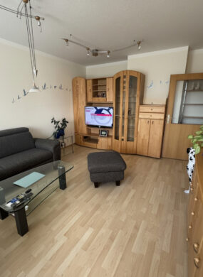 Wohnzimmer_KI bearbeitet - Platz zum Wohlfühlen