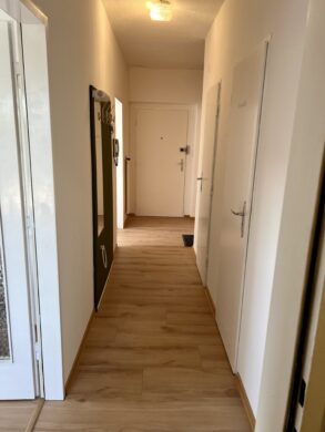 Bild - Sonniges Eigentum mit Garage