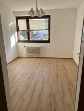 Bild - Sonniges Eigentum mit Garage