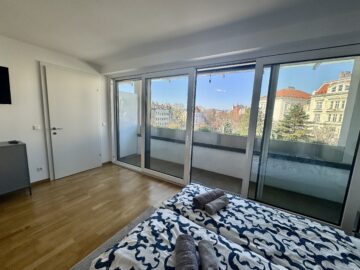Zimmer mit Loggia - Zentrale Terrassen-Wohnung