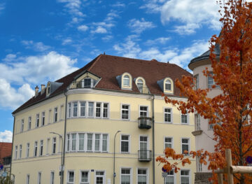 Foto Vorderansicht Gebäude (KI optimiert) - Charmanter Rückzugsort