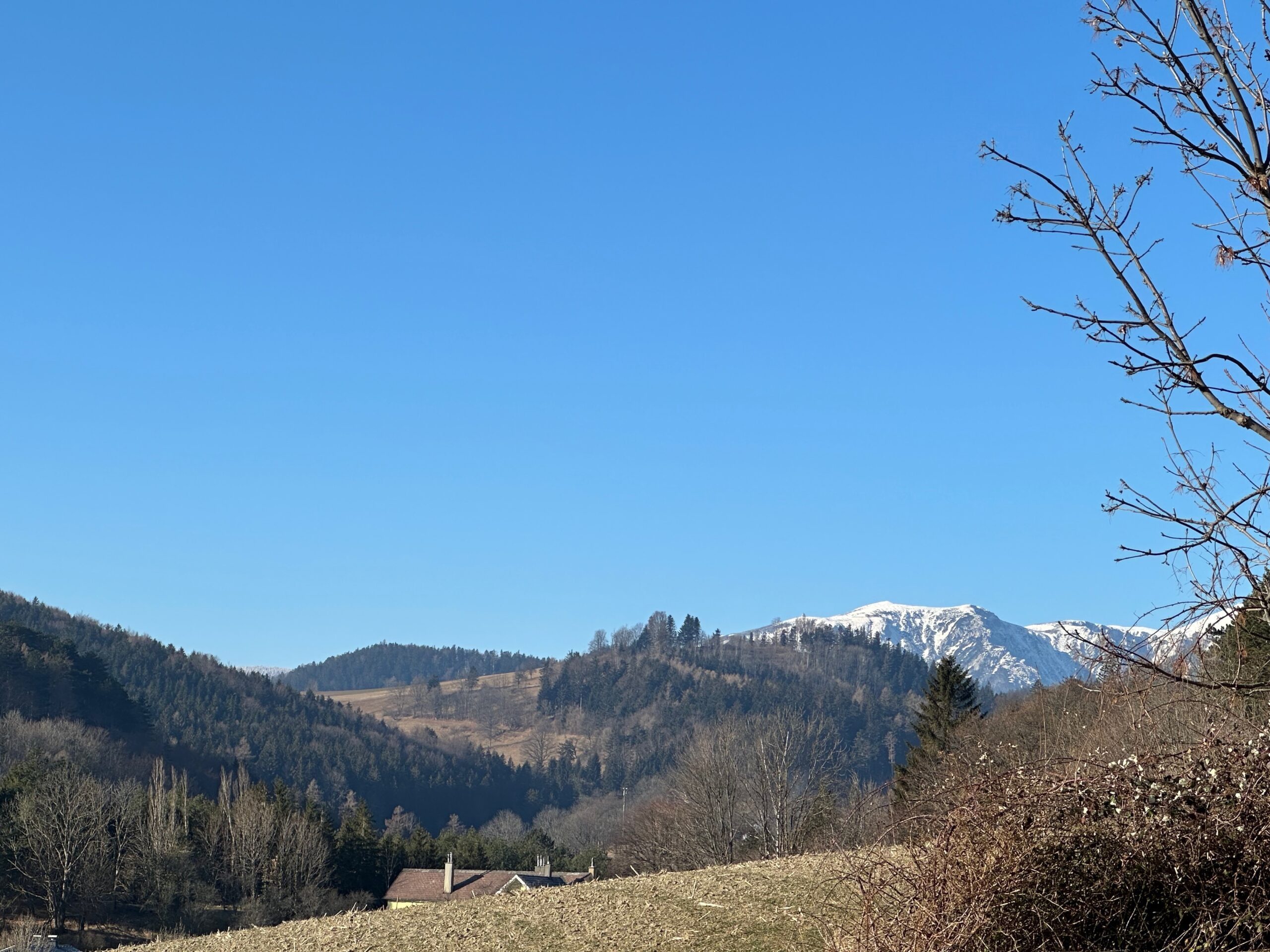 Ausblick - Garten. Berge. Freiheit.