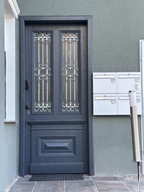 Eingangstüre - Top Anlegerwohnung