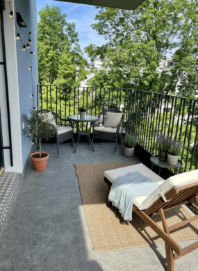 Beispiel-Gestaltung Balkon (KI-generiert) - Neubau-Lichtblick