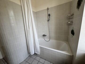 Bad mit Badewanne - Gepflegte City-Wohnung