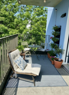 Beispiel-Gestaltung Balkon (KI-generiert) - Rückzugsort