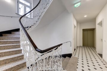 Wohnhaus - Stiegenhaus mit Lift - Die ultimative Stadtwohnung