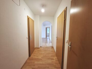 Bild - Geförderte 4 Zimmer-Wohnung mit Badeteich