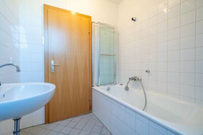 Badezimmer mit Tageslicht