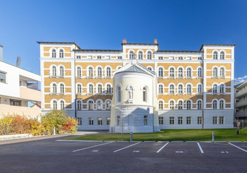 Hausansicht Altbau-Teil