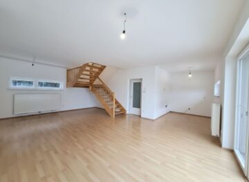 Wohnzimmer mit Kochnische EG - Gemütliches Reihenhaus gefördert mieten