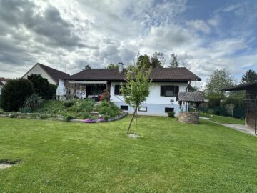 Gartenansicht - Charmanter Bungalow mit Pool