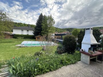 Garten - Charmanter Bungalow mit Pool