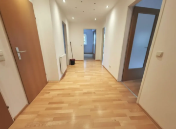 Bild - Geförderte Wohnung mit Balkon